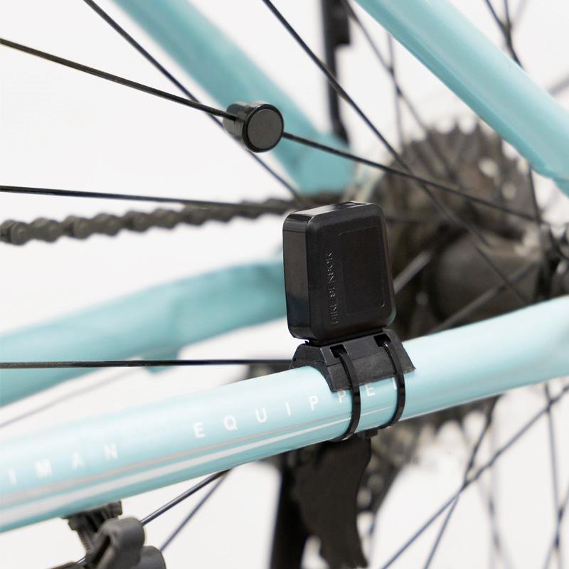 Feu avant rechargeable EWL011 avec affichage de la vitesse, de la température, de l'heure et du kilométrage