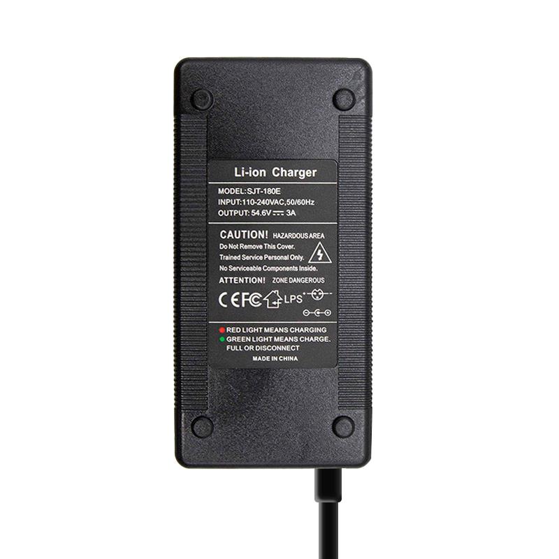 Chargeur 48V (sortie 54,6v) 3A DC connecteur 5,5x2,5 mm